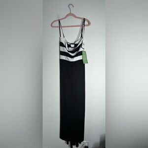 City Triangle NWT Black Women’s Sleeveless Dress Size L